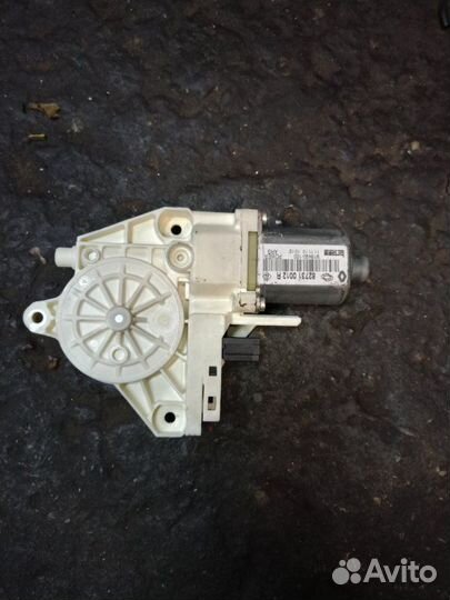 Мотор стеклоподъемника задний левый Renault