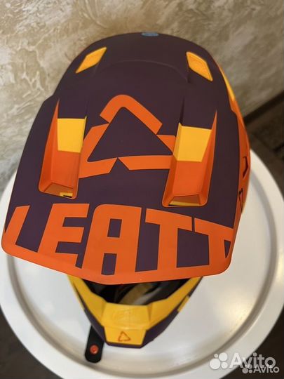 Шлем Leatt 7.5 (новый)