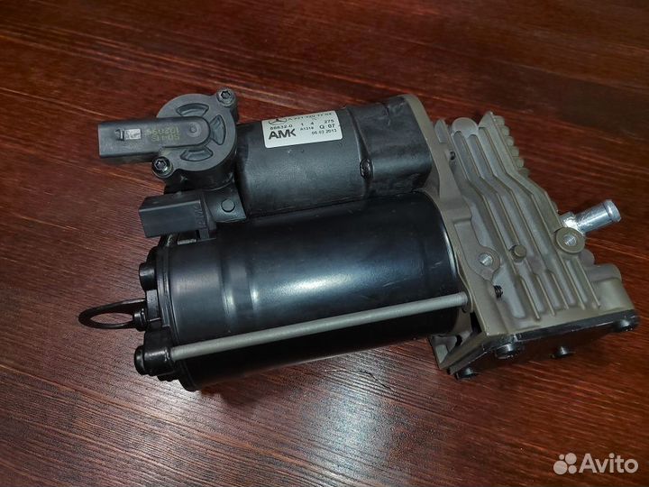 Компрессор пневмоподвески Mercedes ML, GL, S-class