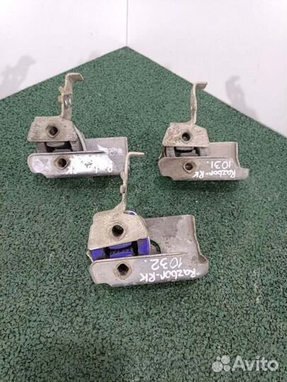 Кронштейн крепления глушителя Renault Fluence 1.6