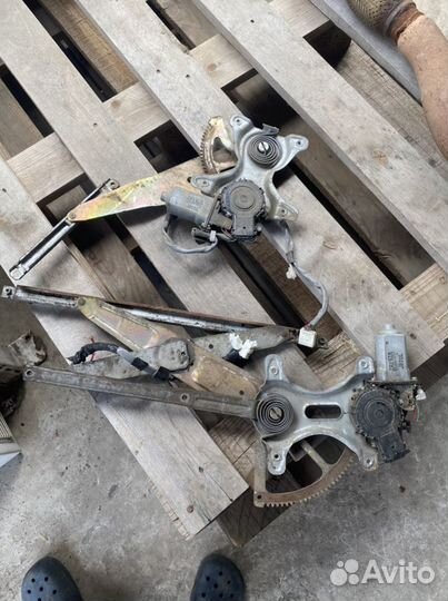 Стеклоподъемник задний Lexus RX300 1поколение