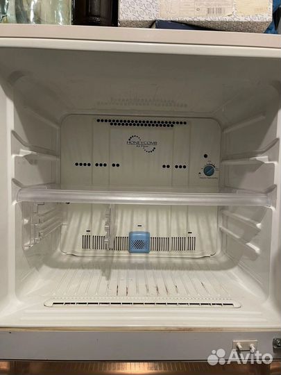 Холодильник Sharp