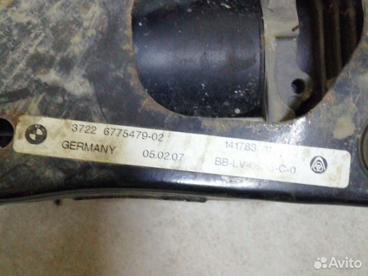 Компрессор пневмоподвески на BMW X5 E70, X6 E71