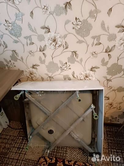 Душевой поддон 70х70