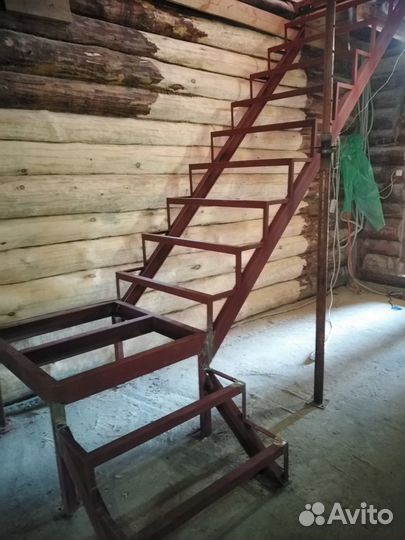 Лестницы на металлическом каркассе