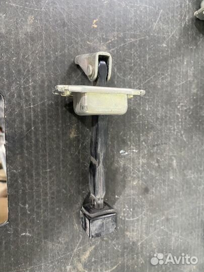 Ограничитель передней двери мицубиси асх