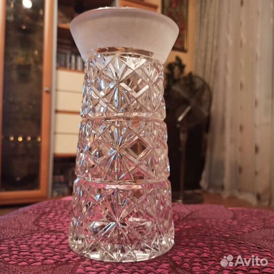 Ваза для цветов хрустальная