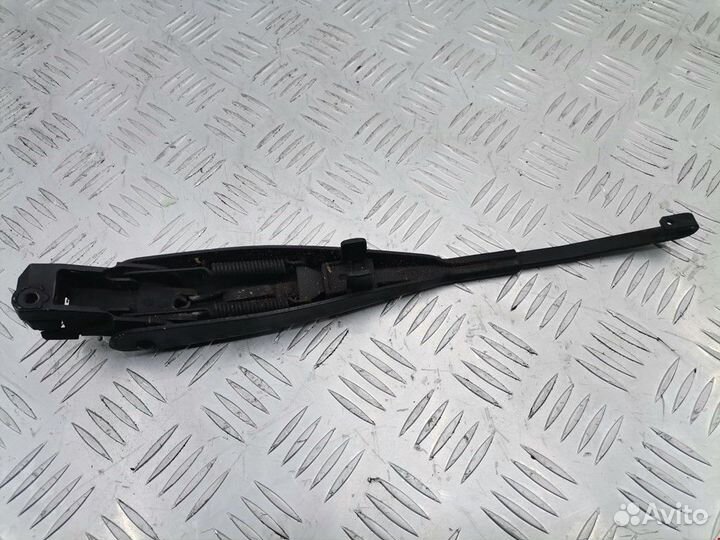 Щеткодержатель (поводок стеклоочистителя, дворник)