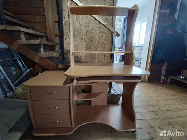 Компьютерный стол