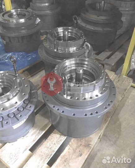 Редуктор хода Case CX240LR