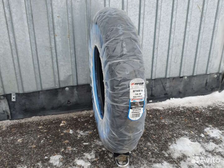 Мотошина 130 90 16 белая задняя