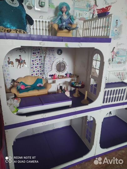 Кукольный домик с мебелью