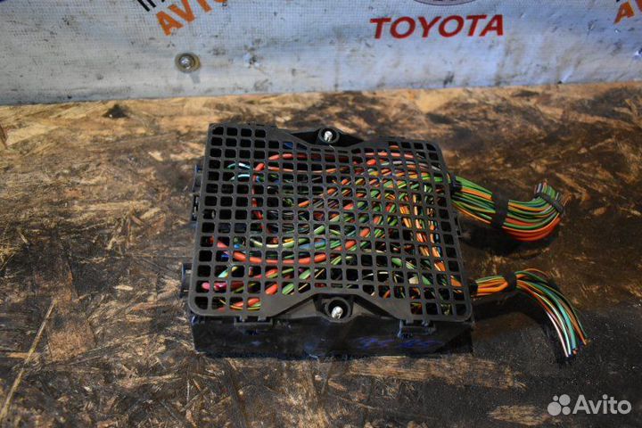 Блок предохранителей Ford Fiesta MK5 2002 - 2008