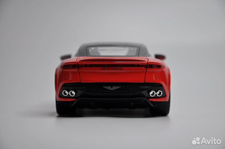 Модель автомобиля Aston Martin DBS металл