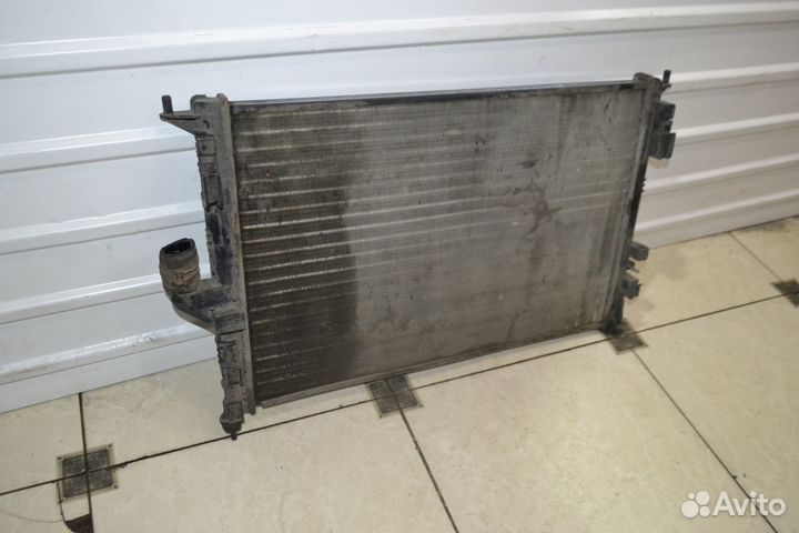 Радиатор охлаждения Nissan Almera G15