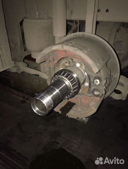 Автослесарь в грузовой автосервис