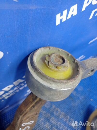 Передний правый рычаг Nissan Murano Z50