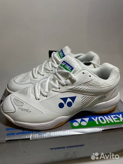 Кроссовки для спорта Yonex размер 39