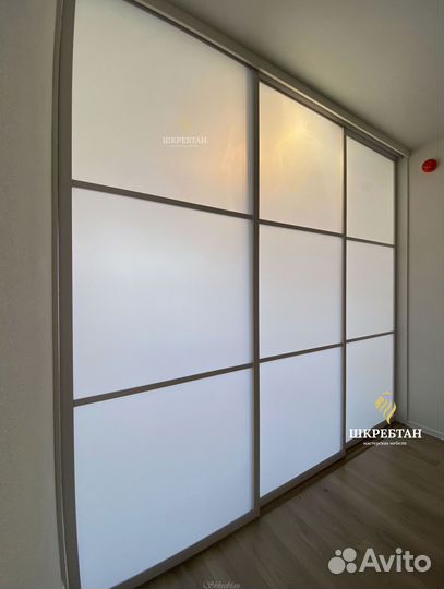 Стеклянная перегородка