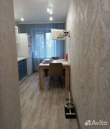 Стол обеденный