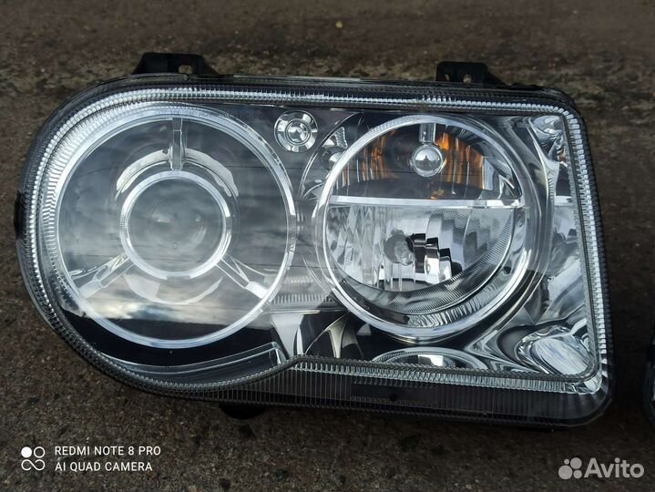 Фары передние ксенон комплект Chrysler 300c