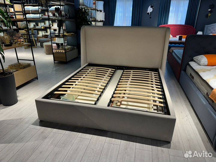 Кровать двухспальная с подьемным механизмом