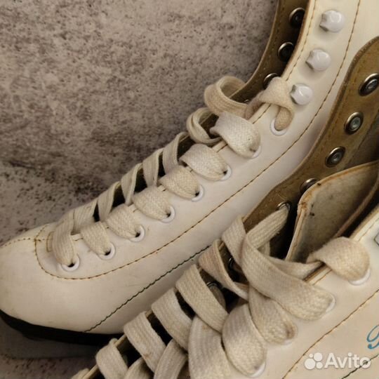 Коньки фигурные 39 размер