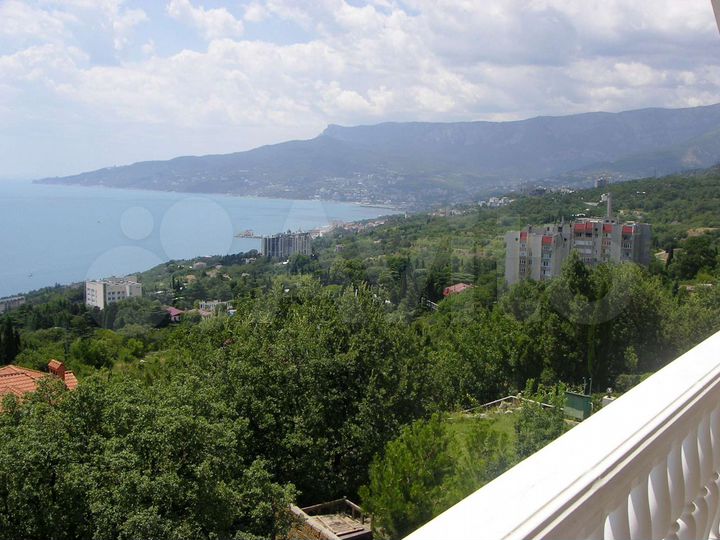 Дом 400 м² на участке 12 сот.