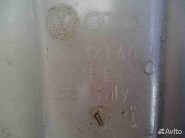 Бачок расширительный Audi Q5 8R 8K0121405N