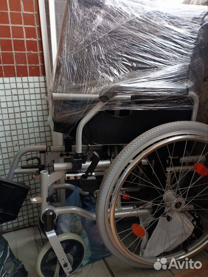 Инвалидная коляска новая в упаковке