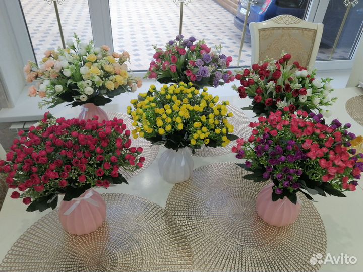 Цветы с вазами