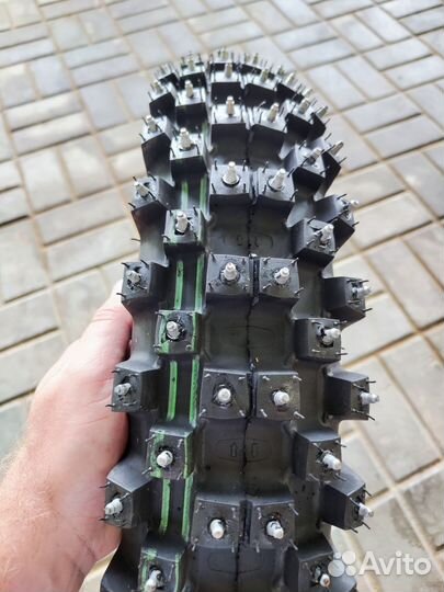 Резина 90/100/16 шипы mitas