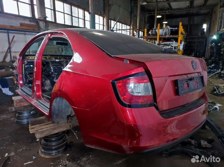 Задняя часть кузова в сборе + крыша Skoda Rapid