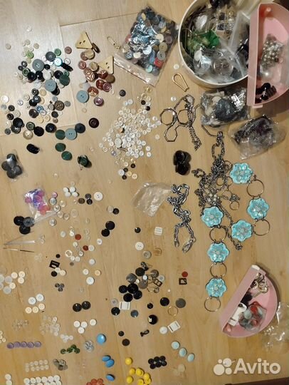 Пуговицы молнии крючки ленты всякое