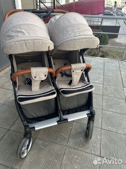 Продам коляску для двойни или деткам по годкам