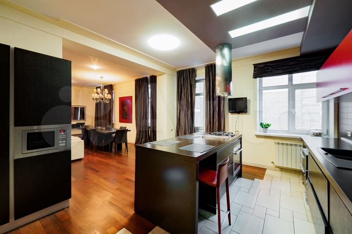 3-к. квартира, 135,6 м², 3/5 эт.