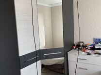 Угловой шкаф с зеркалом