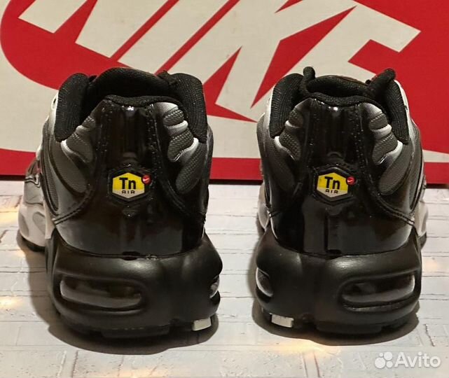 Кроссовки nike air max tn plus