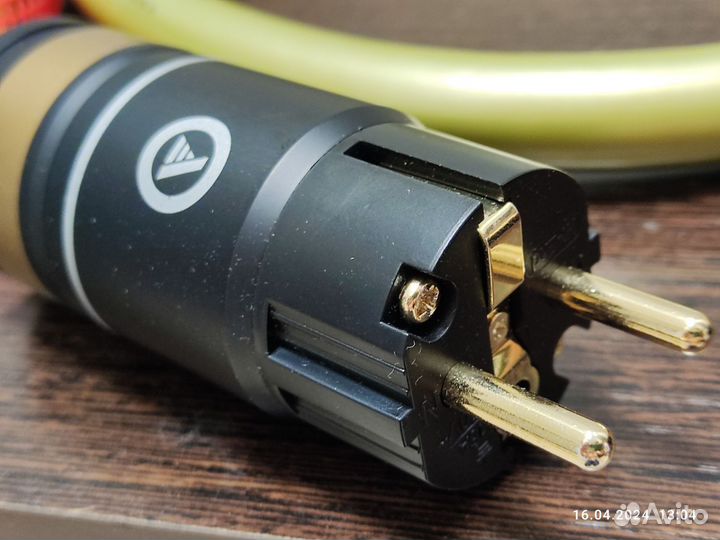 Кабель питания van den hul mainsstream