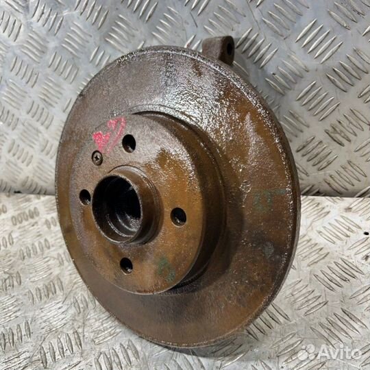 Кулак поворотный передний правый Volkswagen Passat