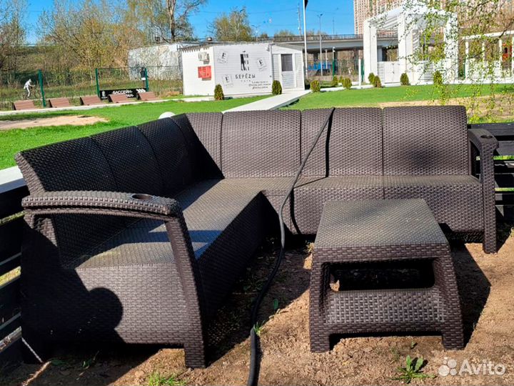 Садовая мебель из ротанга - диван угловой