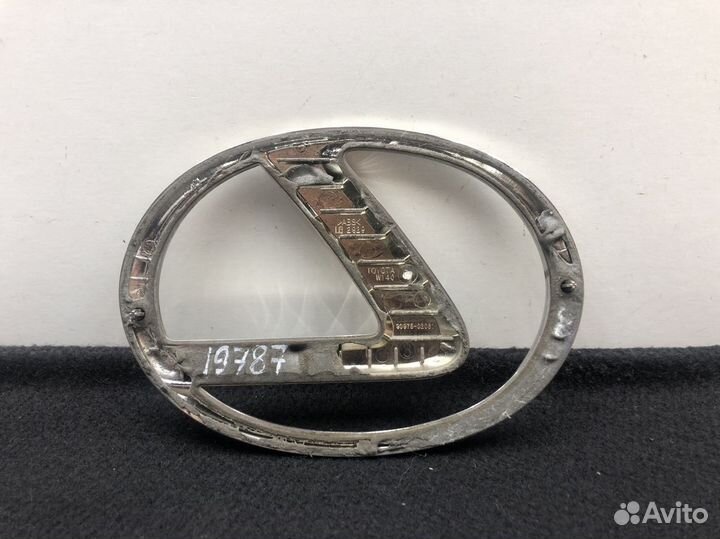 Эмблема Lexus LX 570 2007+