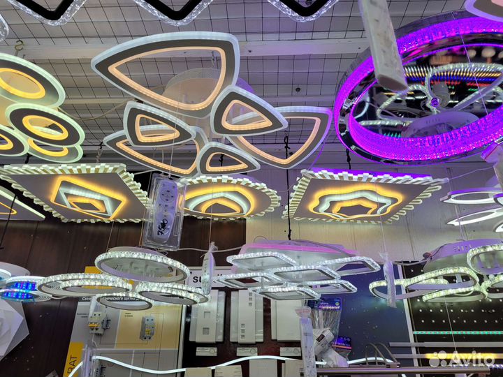 Люстра потолочная новая