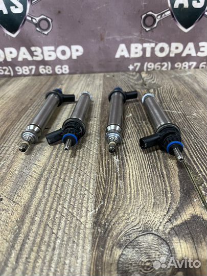 Mercedes GLA M270 E20 форсунка впрыска топлива