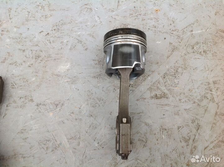 Поршень с шатуном BMW 7-series G11/G12