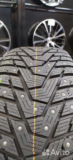 Hankook Winter I'Pike RS2 W429 215/55 R17