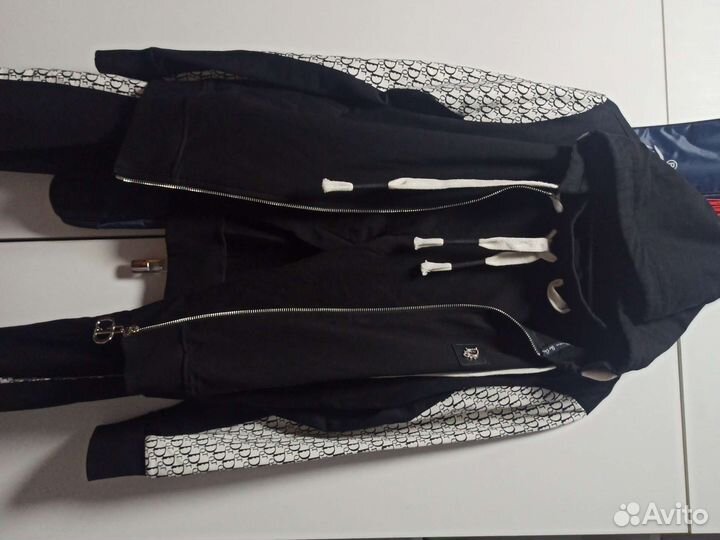 Спортивный костюм женский