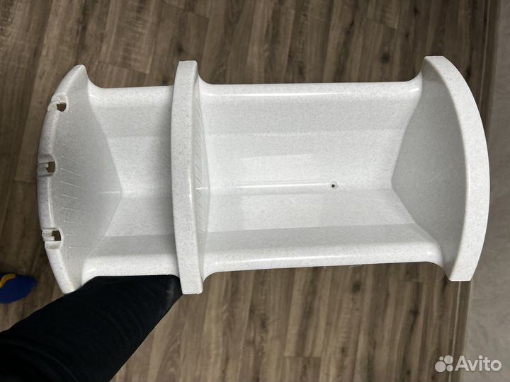 Полка угловая в ванную