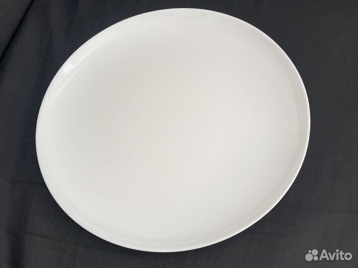 Блюдо тарелка под пиццу и закуски