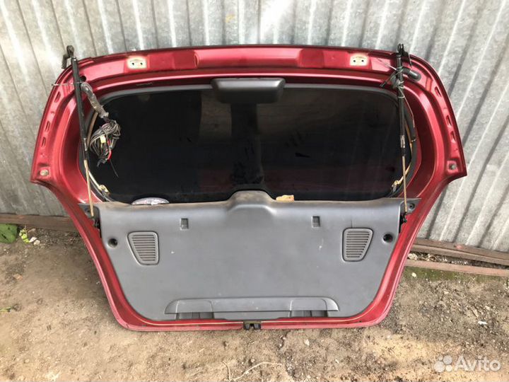 Крышка багажника Suzuki Liana RH416 M16A 1.6I 2005